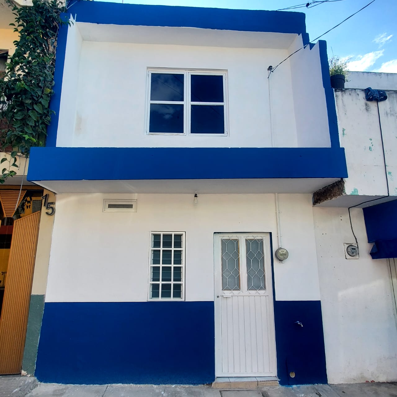 Fachada de Casa Estudio I Católica en Tepic
